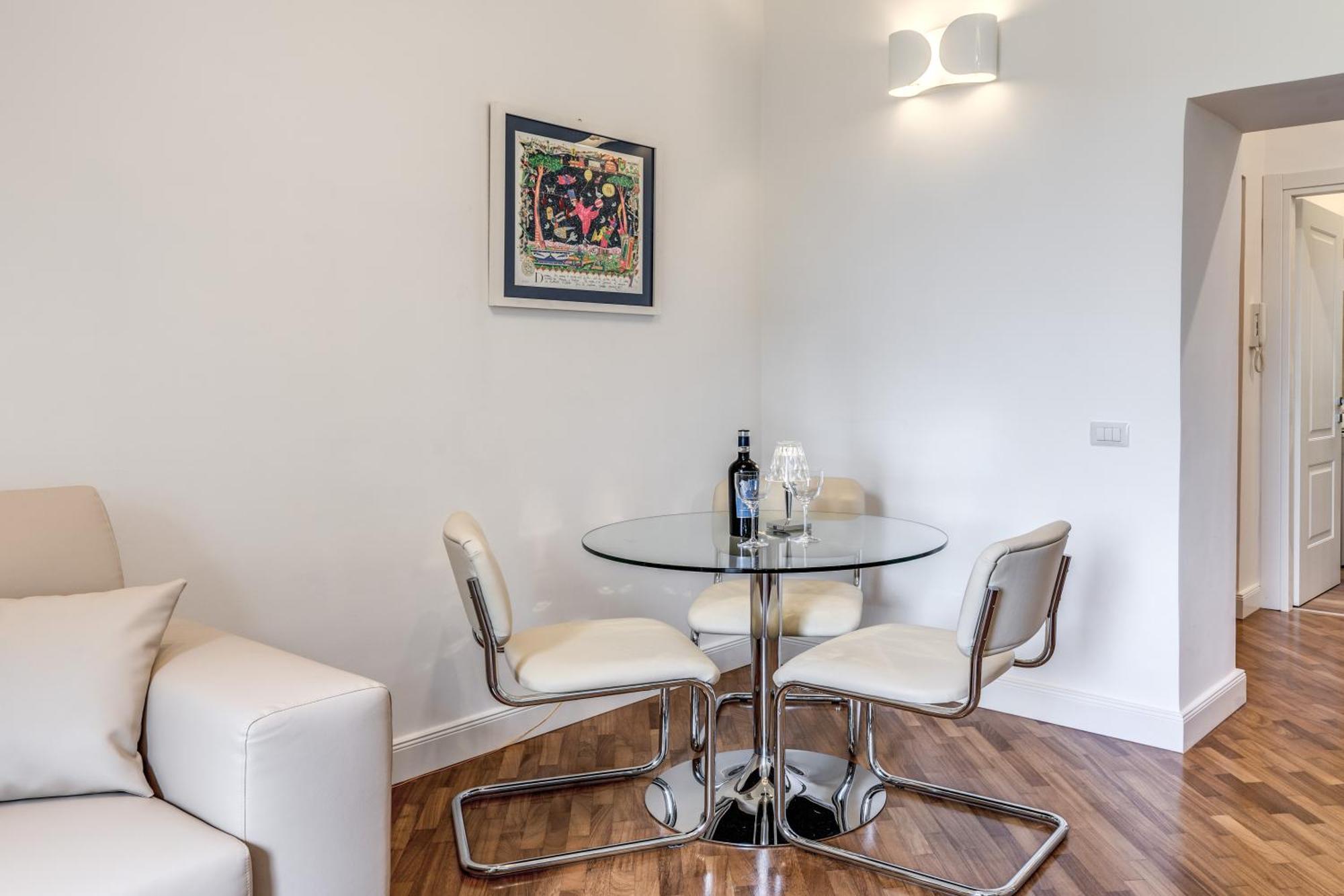 Deluxe Suite, Floor Stunning View! Apartment